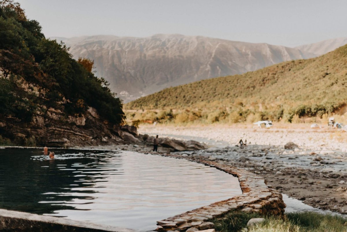 Hlavní bazén s výhledem