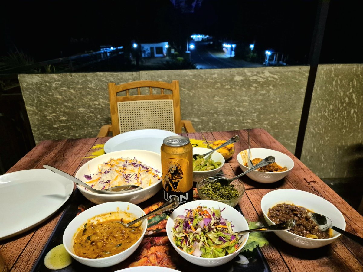 Večere v Pine Trees Homestay