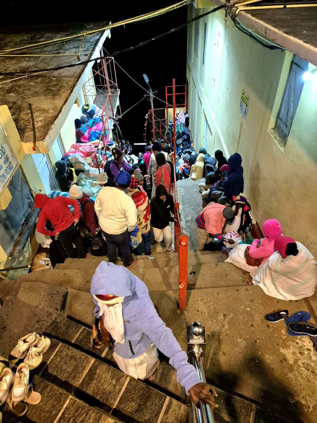 Odpočívající poutníci na vrcholu