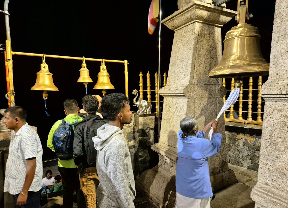 Zvon na vrcholu hory