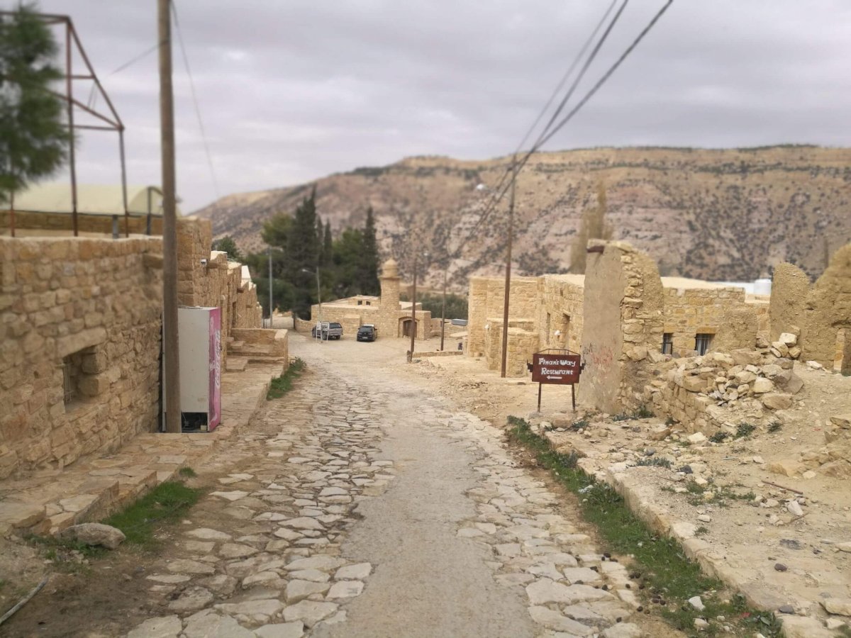 Jedna z mála ulic v Daně