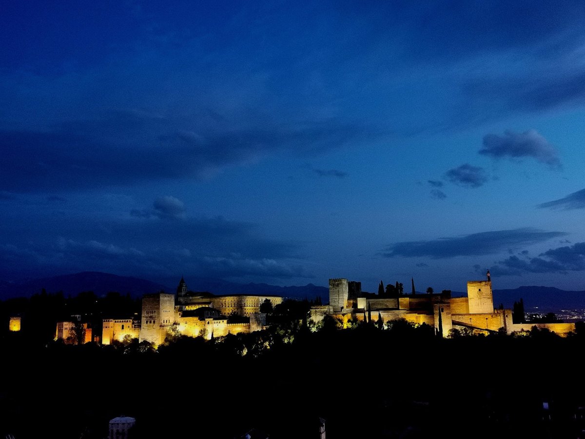  Alhambra