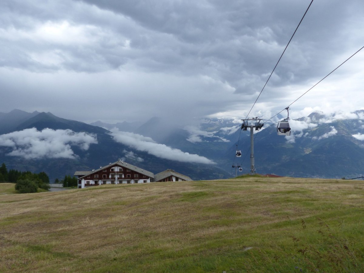 Od Mont Blancu se žene bouře!