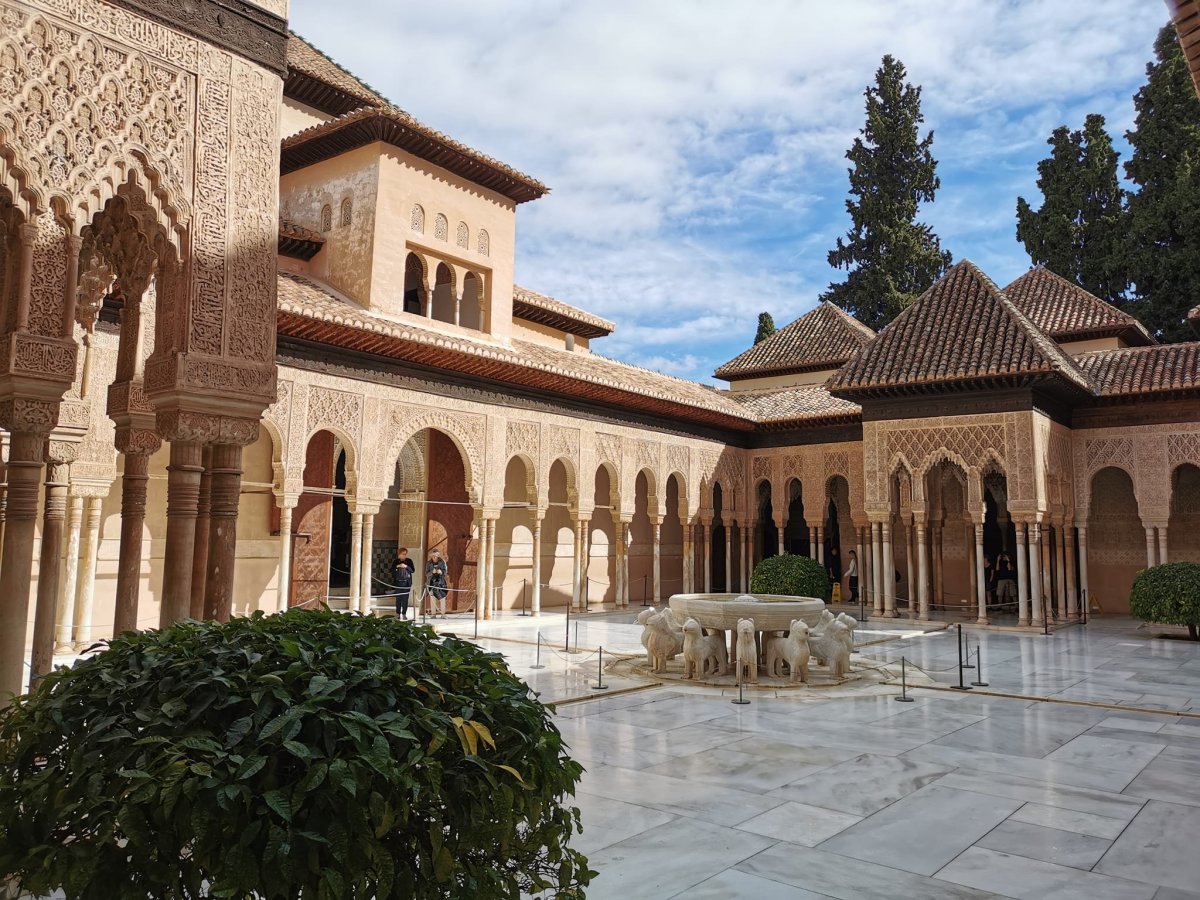  Alhambra