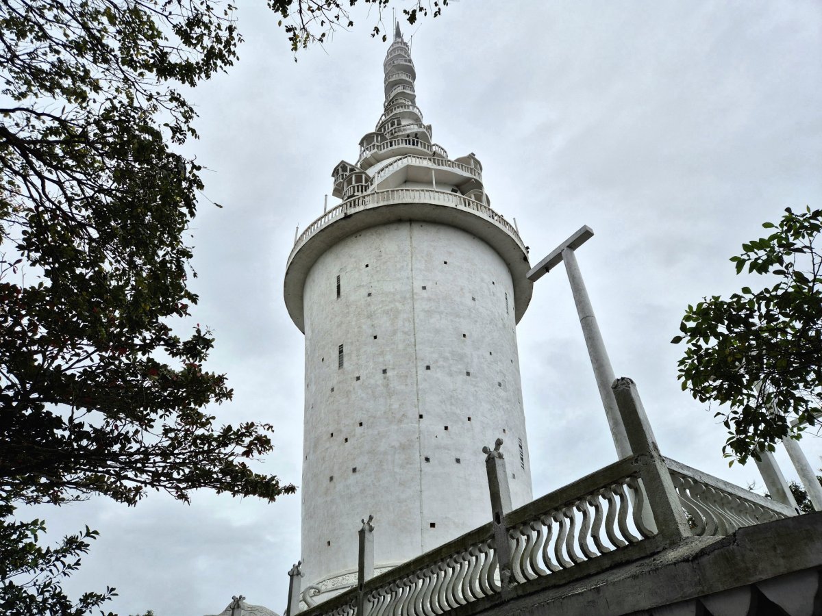 Ambuluwawa Tower 
