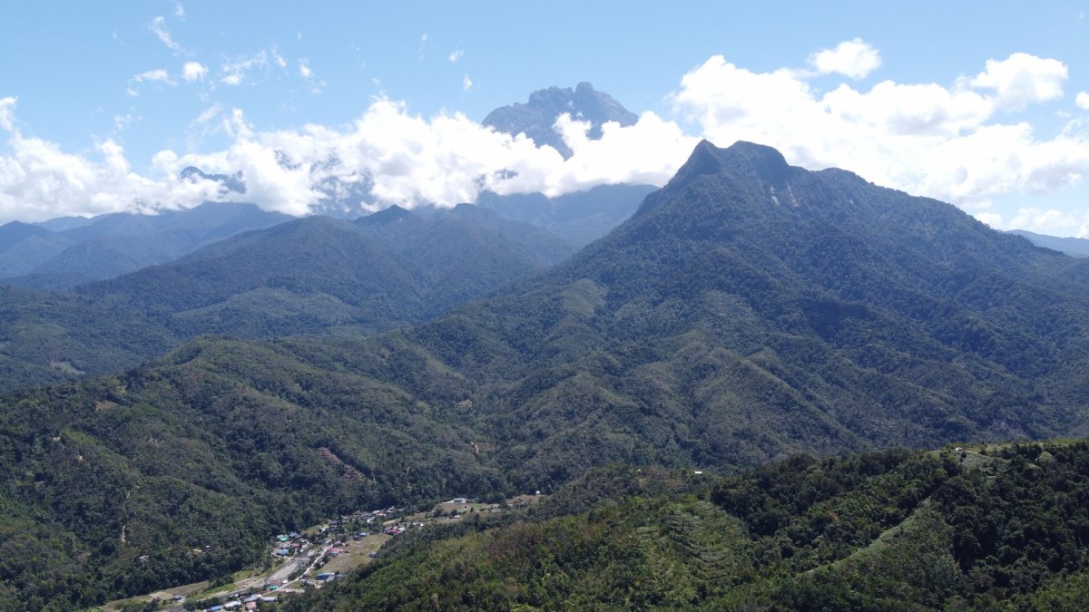 Výhled na Mount Kinabalu