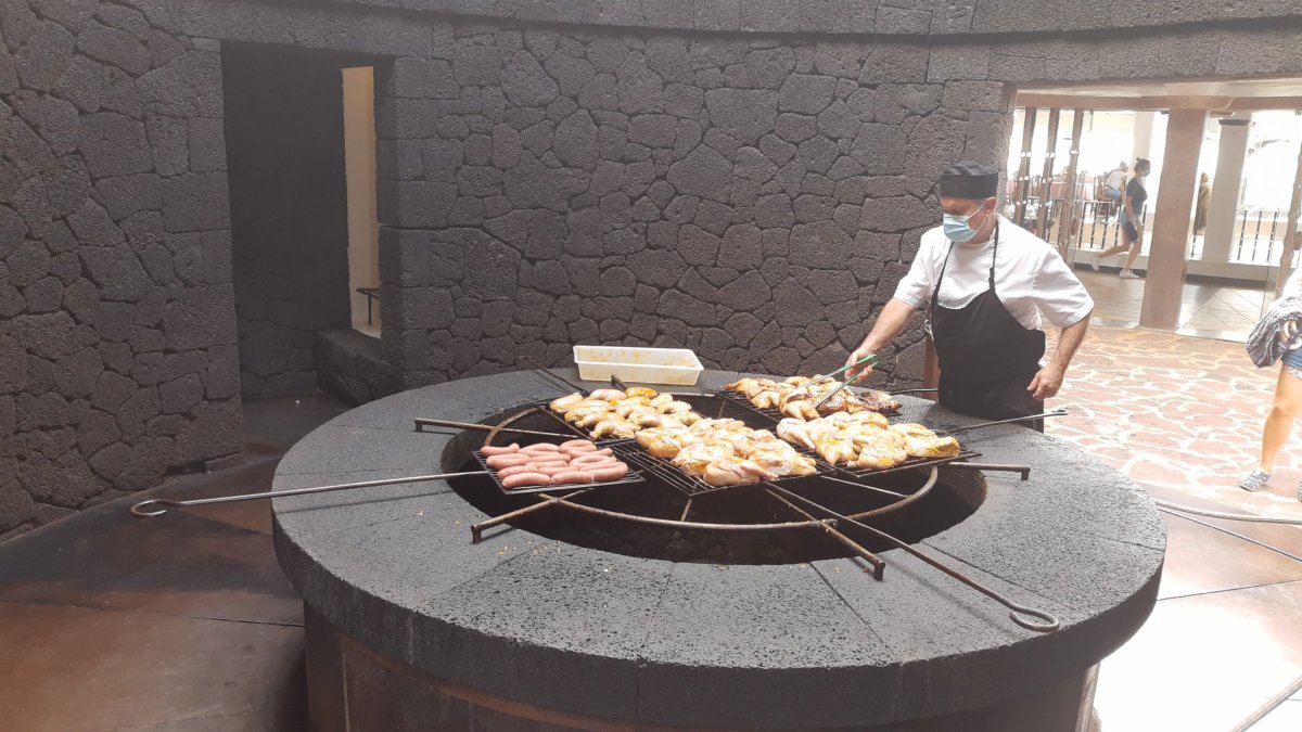 Když vaří peklo - tomuhle se říká lávový gril :-)