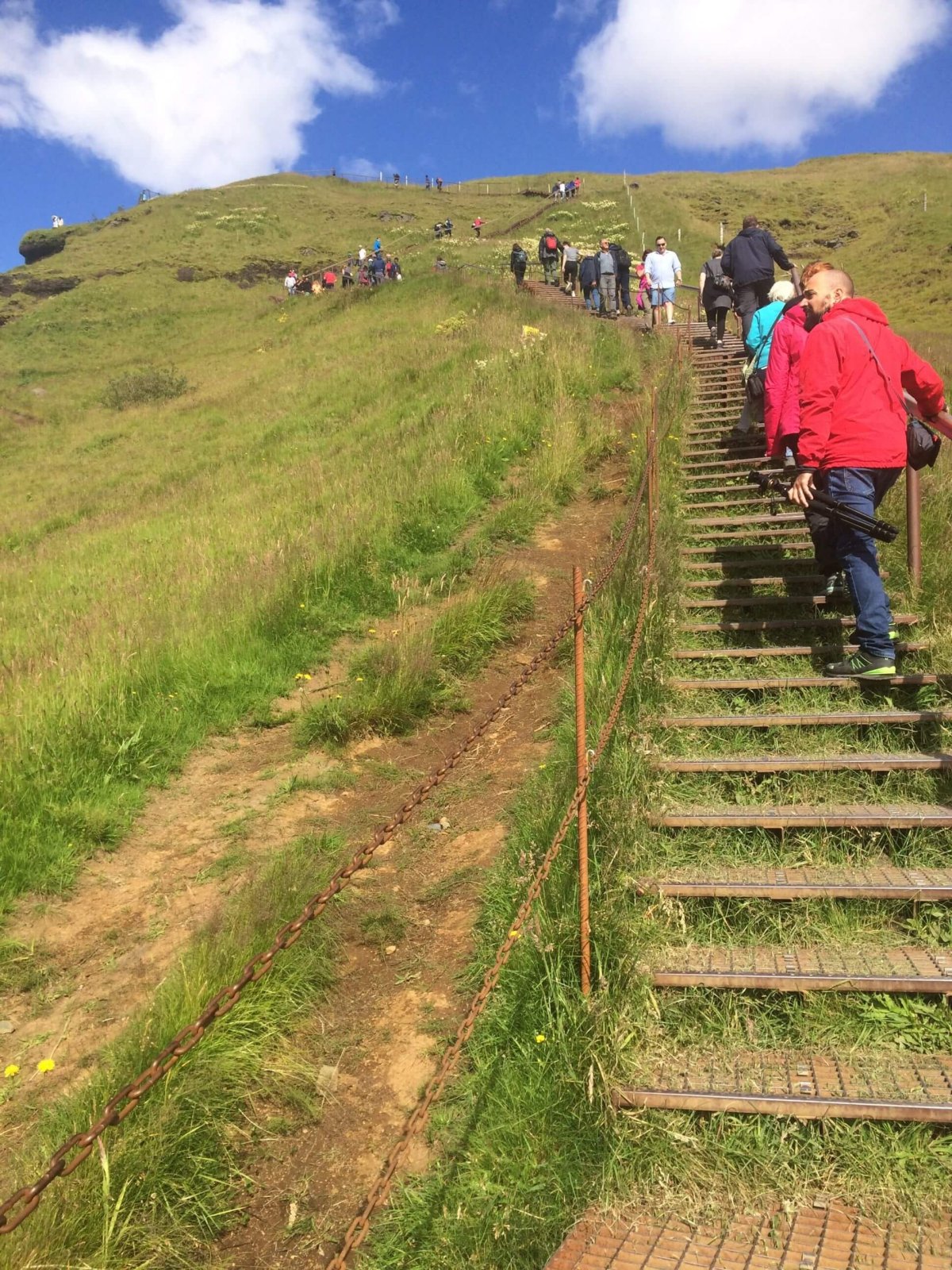 Schody vedoucí na vyhlídku a zároveň na začátek túry.