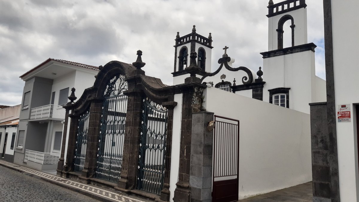 Jeden z kostelíků v uličkách