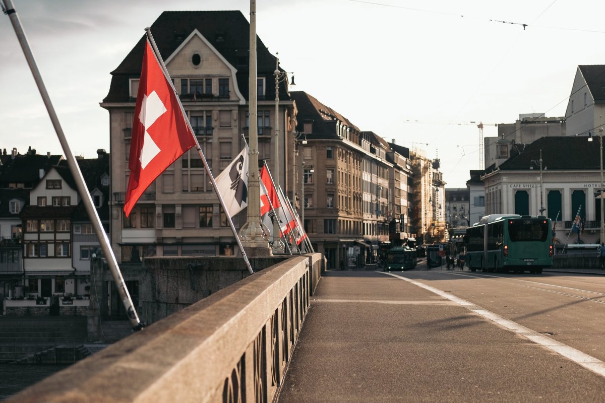 Basilej - most s vlajkami