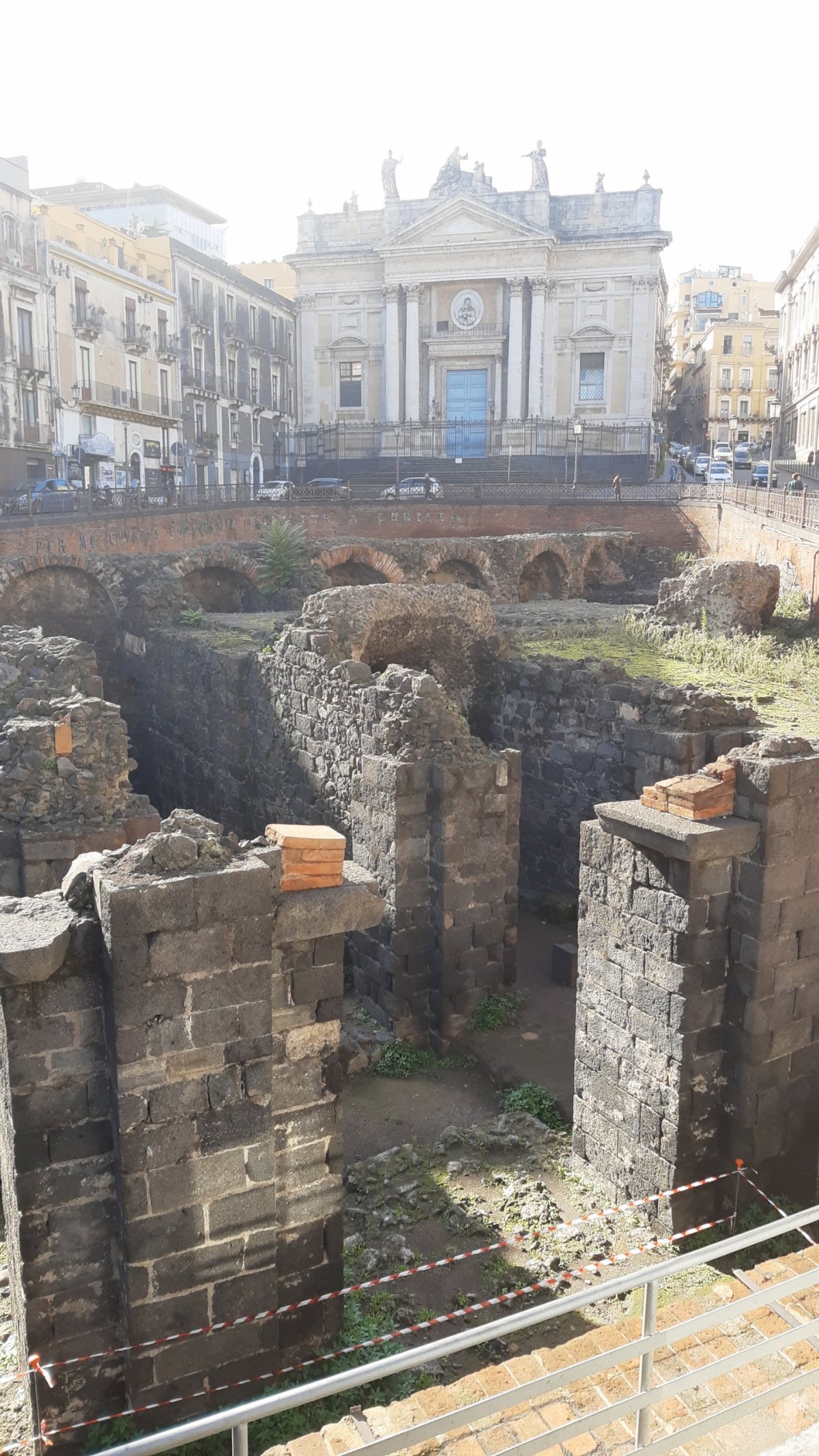 Vykopávky římského amfiteátru