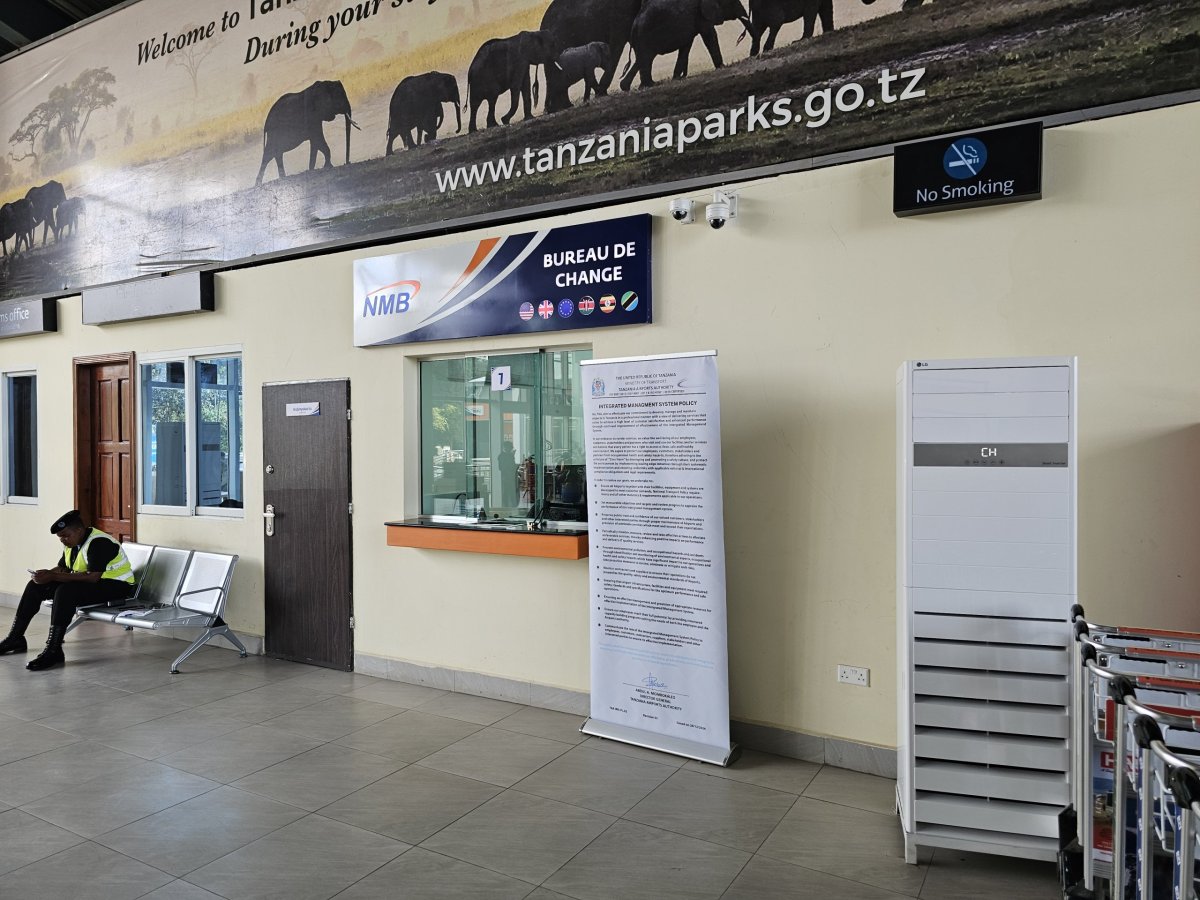 Směnárna v příletové hale