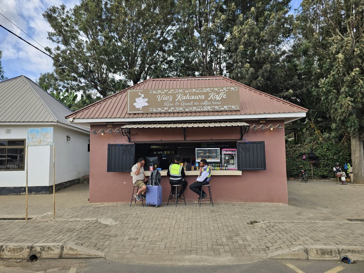 Levná kavárna před odletovou halou