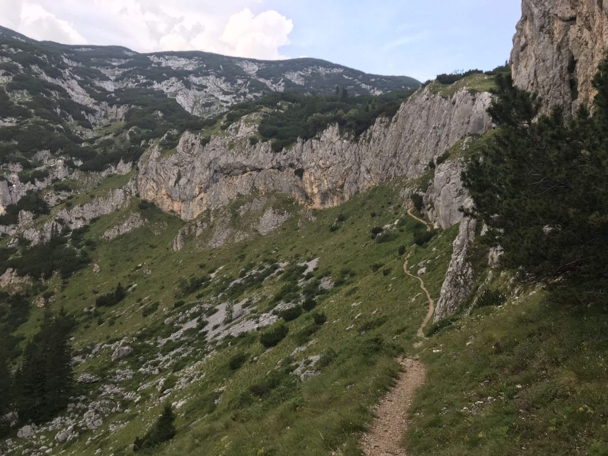 Sestup z Crvene Gredy