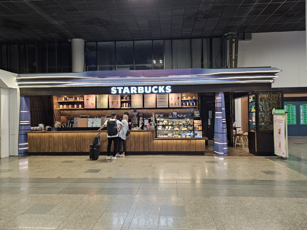 Starbucks, veřejná část mezinárodního terminálu