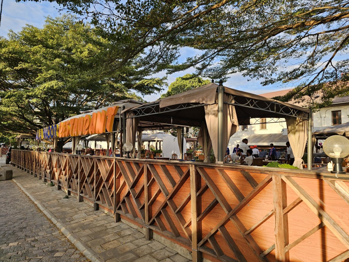 Luxusní restaurace, Darajani Souk