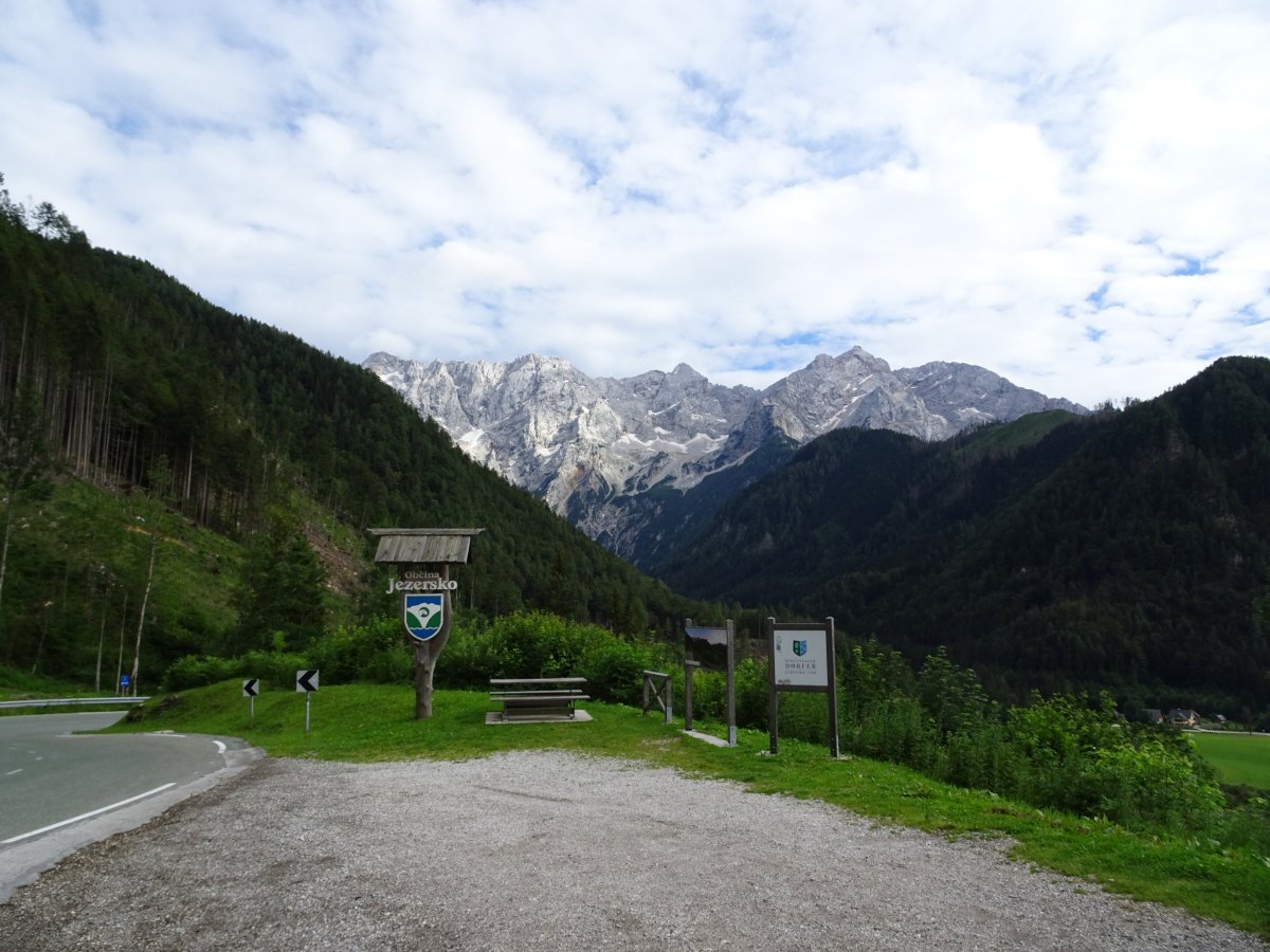 Jezersko ve Slovinsku, kousek za přechodem z Rakouska