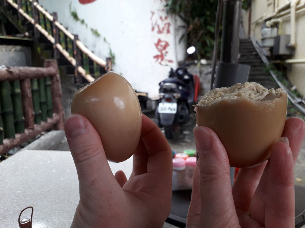 snídaně - husí vejce v Beitou 