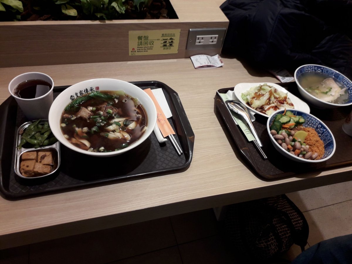 Taipei - oběd ve FC na letišti 