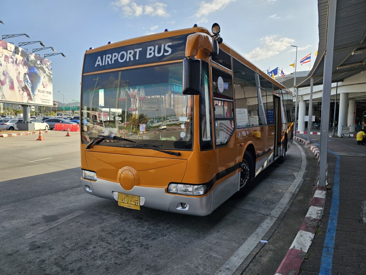 Autobus směr Phuket Town