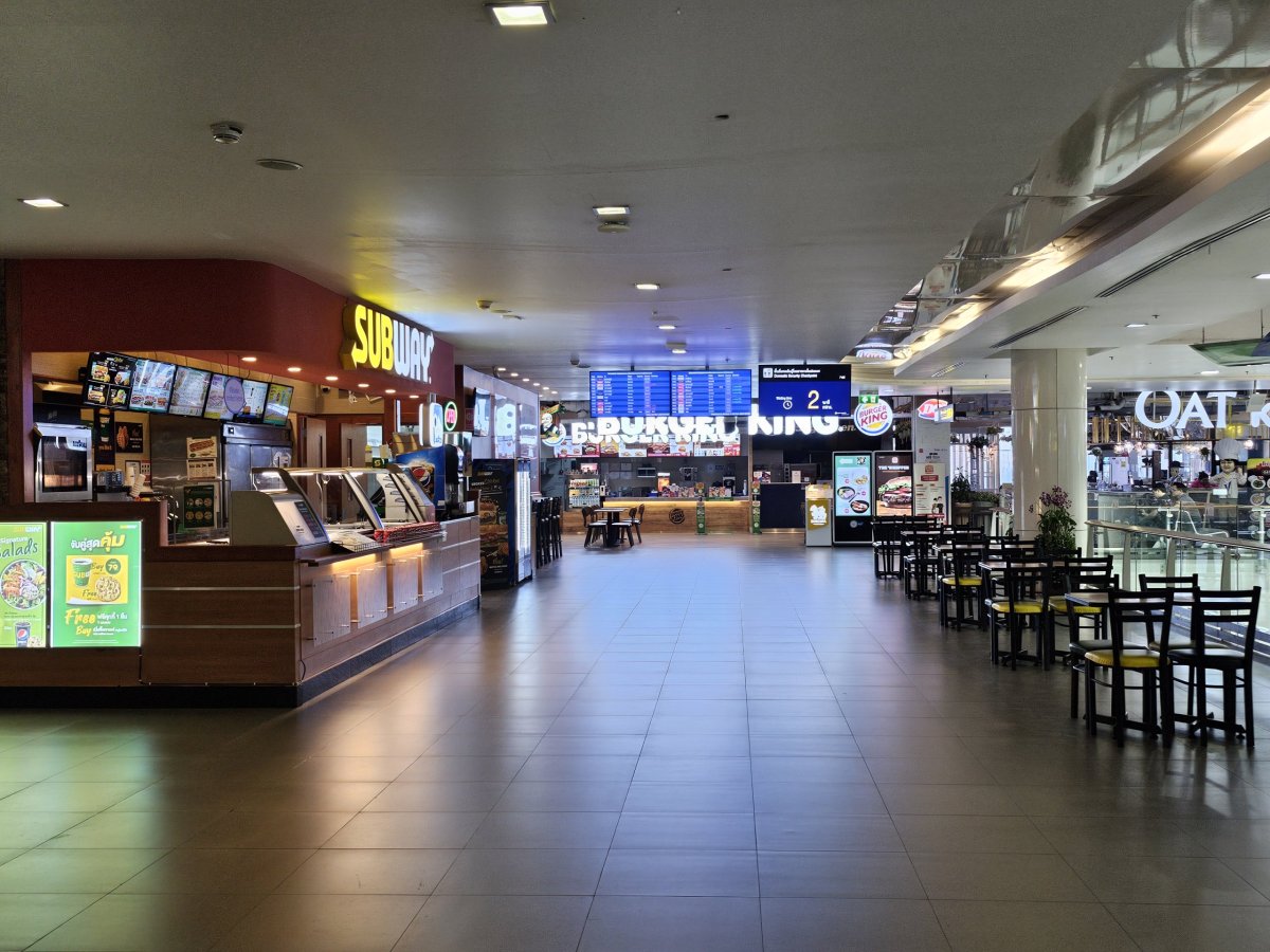Restaurace Subway, veřejná část, vnitrostátní terminál