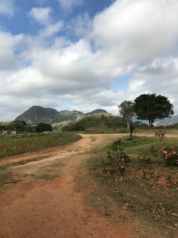 Taxík zpět na ubytování už v ceně nebyl, tak jsme se cestou zpátky alespoň prošli a užívali si zdejší krásné výhledy.