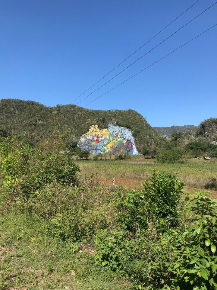 A nakonec jsme tedy tento umělecký zázrak viděli i my. Areál byl ohrazený a za vstup chtěli 10 euro na osobu. To jsme už opravdu