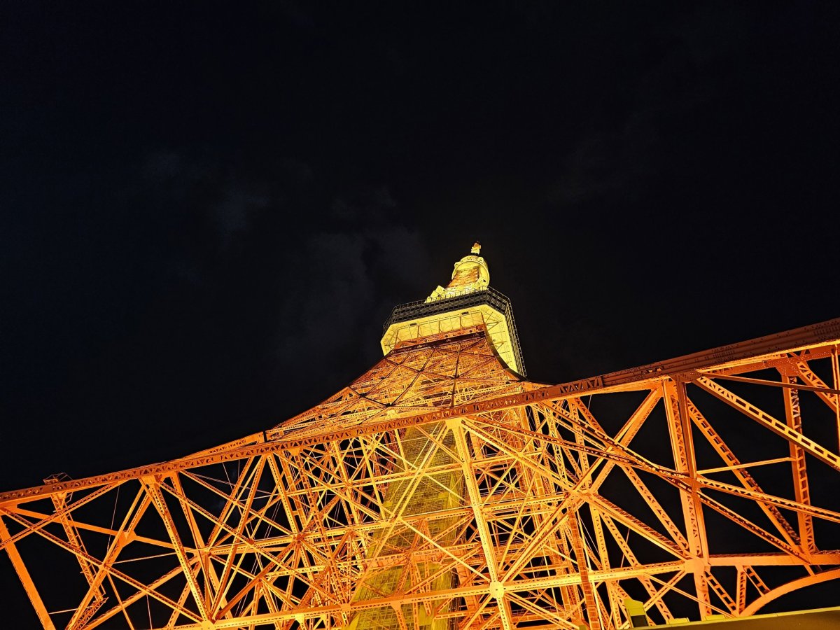 Tokyo Tower během noci