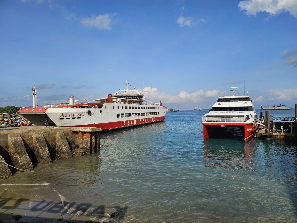 Lodě společnosti Azam Marine