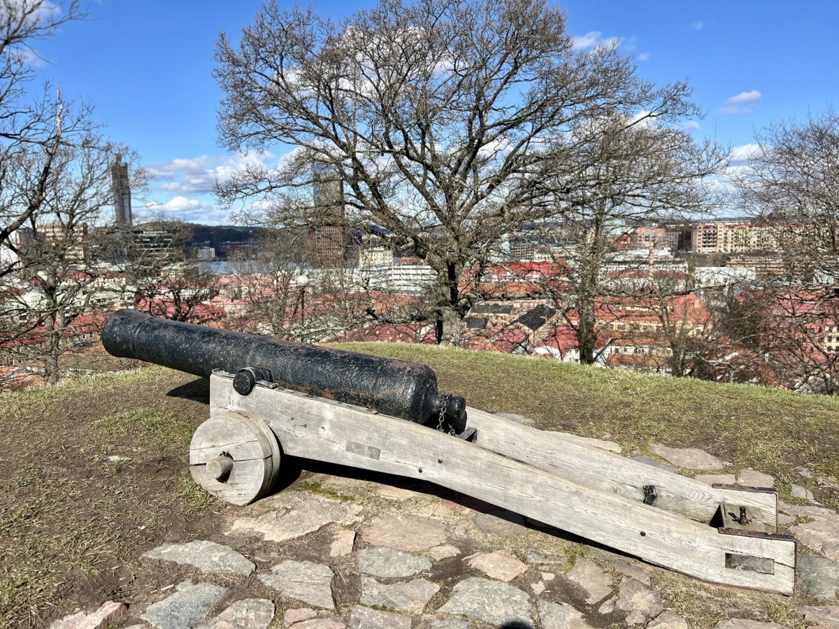 Historické dělo u Skansen Kronan