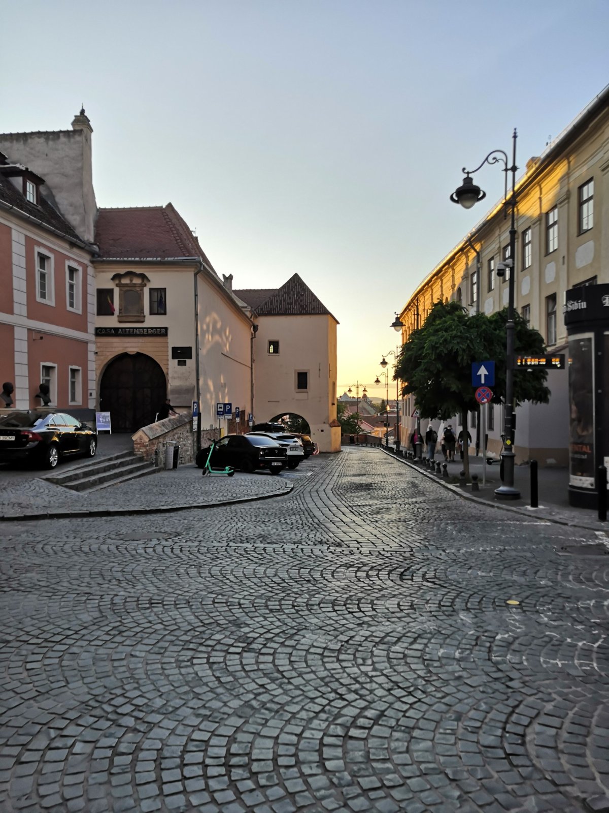 Jedna z mnoha hradebních věží - Turnul de Poarta