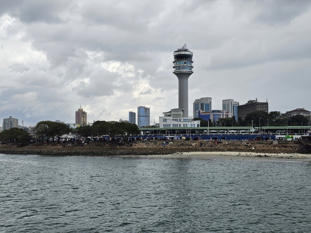 Přístavní kontrolní věž