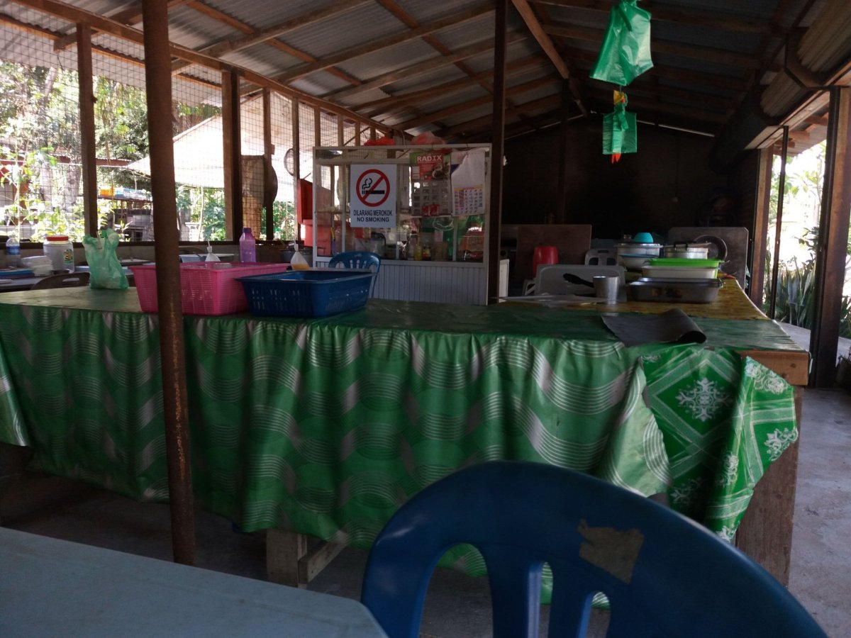 Jedna z mnoha vývařoven u cesty