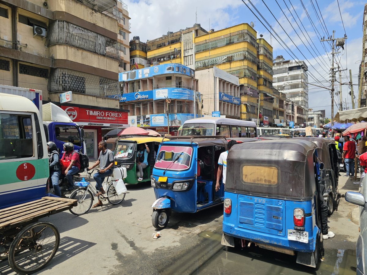 Cesta na Kariakoo Market