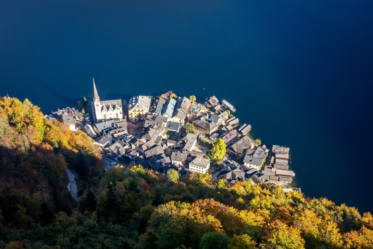 Hallstatt při pohledu ze Skywalk