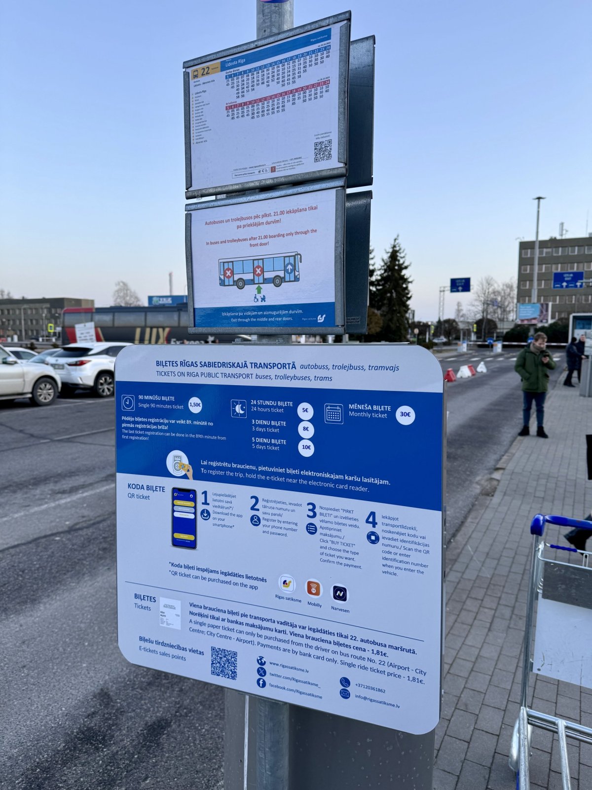 Jízdní řád a návod na aplikaci na zastávce Riga RIX