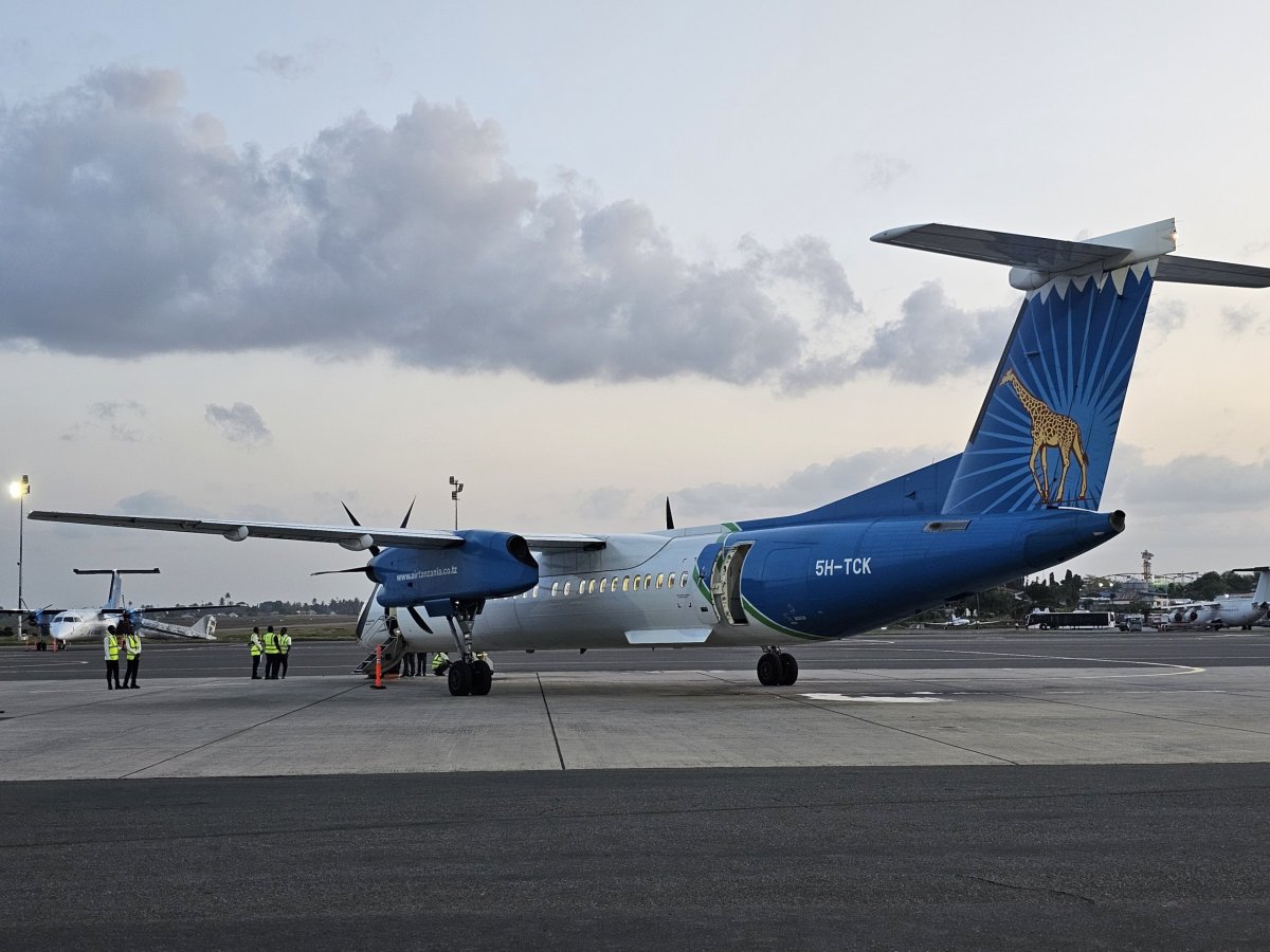 Air Tanzania, De havilland Dash 400