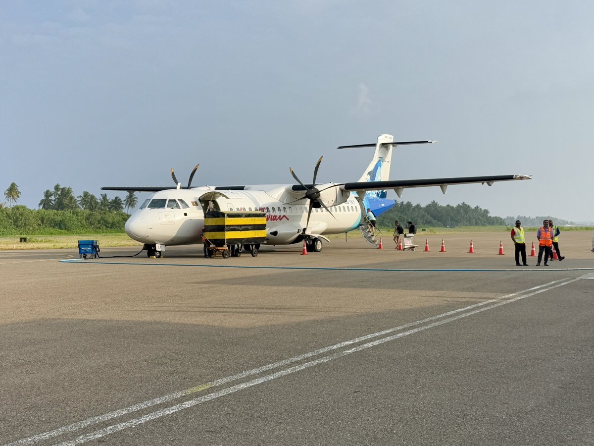 Maldivian letadlo ATR-72 na Kooddoo GKK