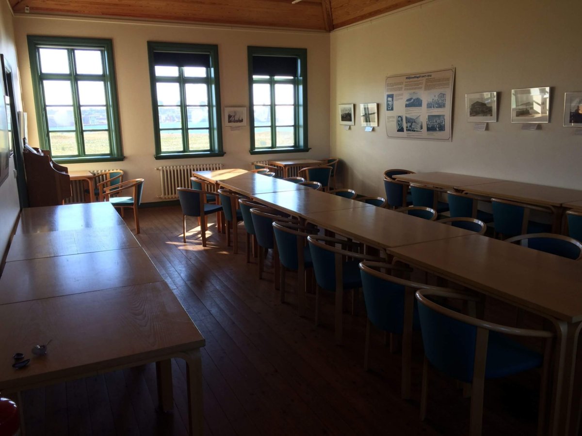 Interiér školy na Viðey