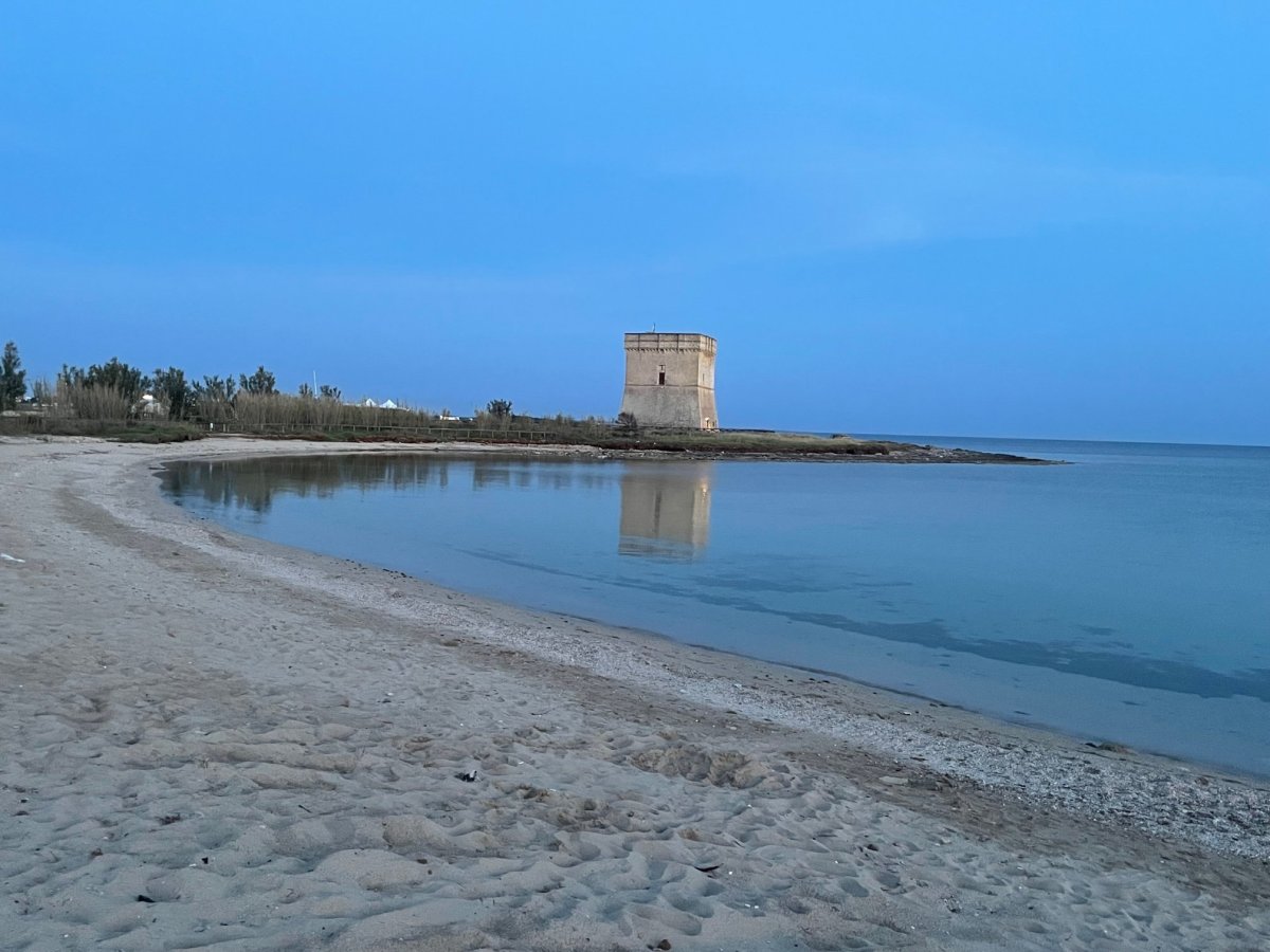 Pláž u věže Torre Chianca