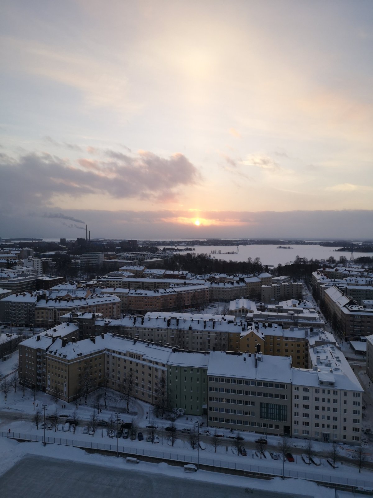 Zapadající Slunce nad Helsinkami