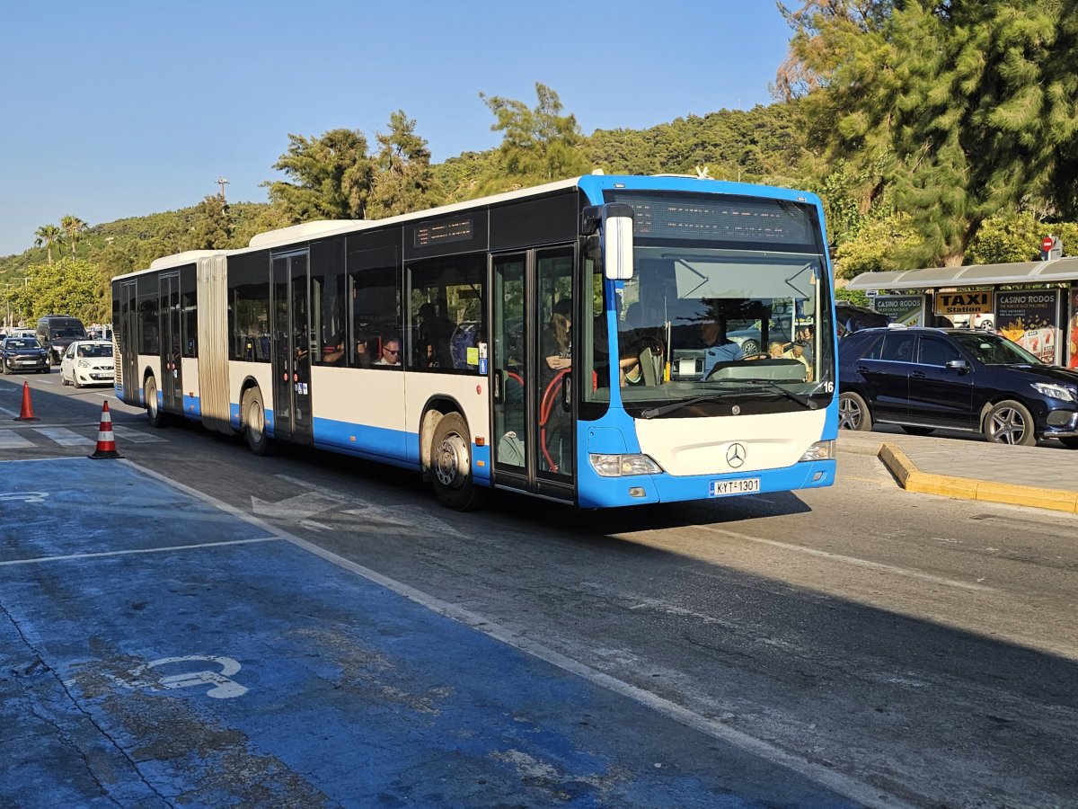 Autobus veřejné dopravy