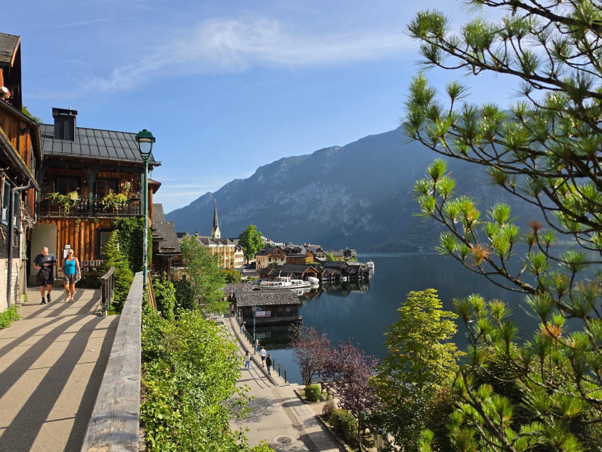Výhled na Hallstatt z ulice Hallberg