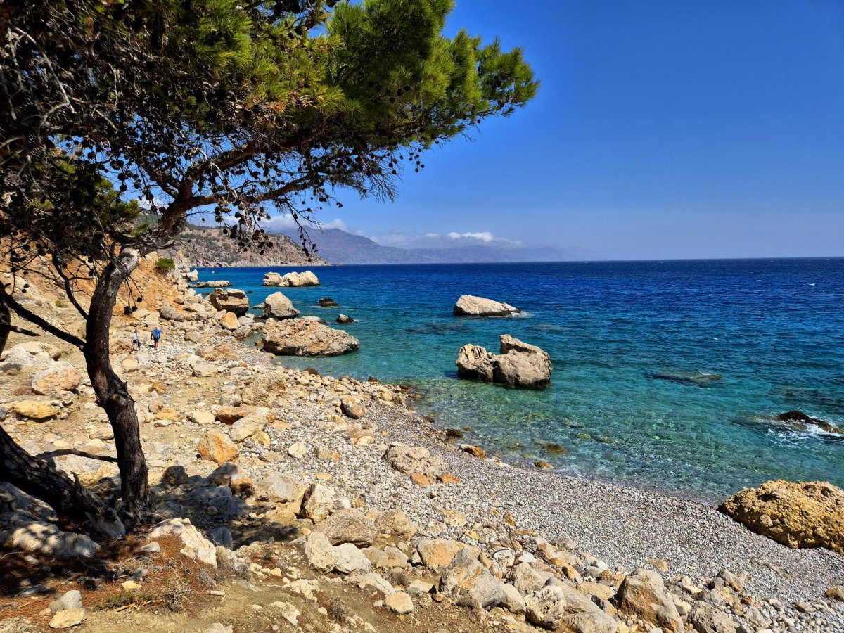 Doleva na zadní část pláže