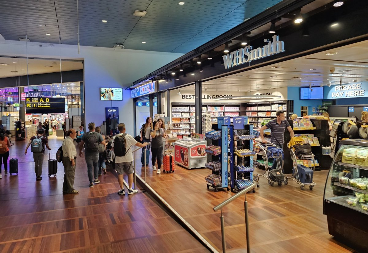 WHSmith v tranzitní zóně