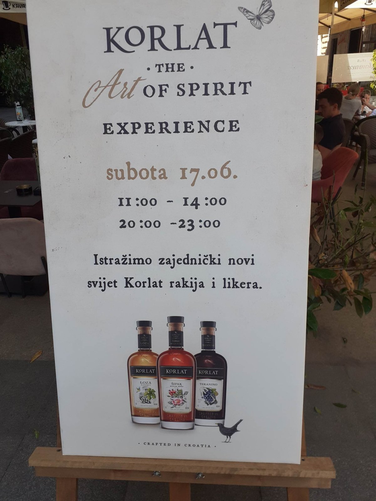 V Záhřebu všichni vysedávali a popíjeli