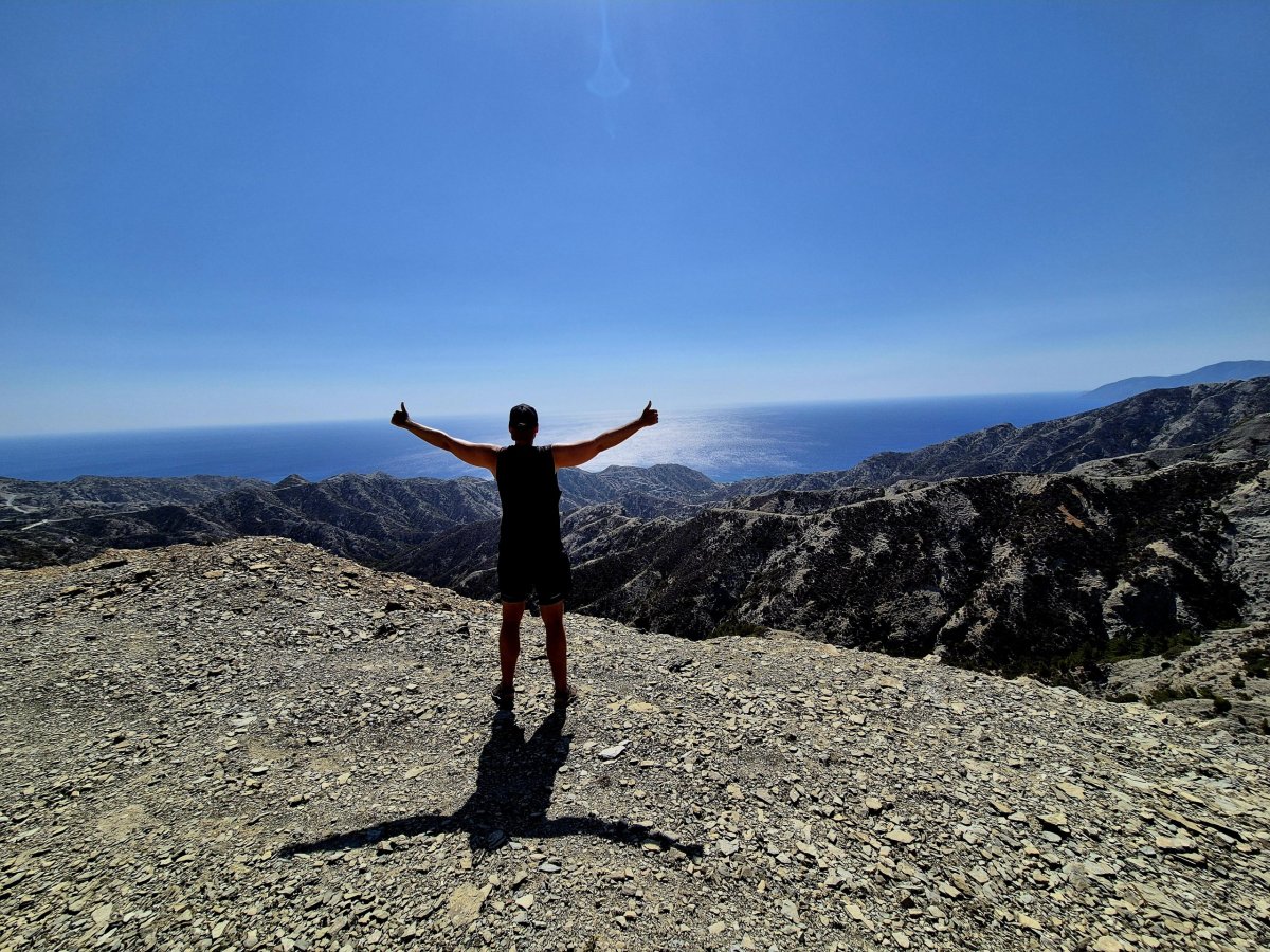 Cesta do městečka Olympos