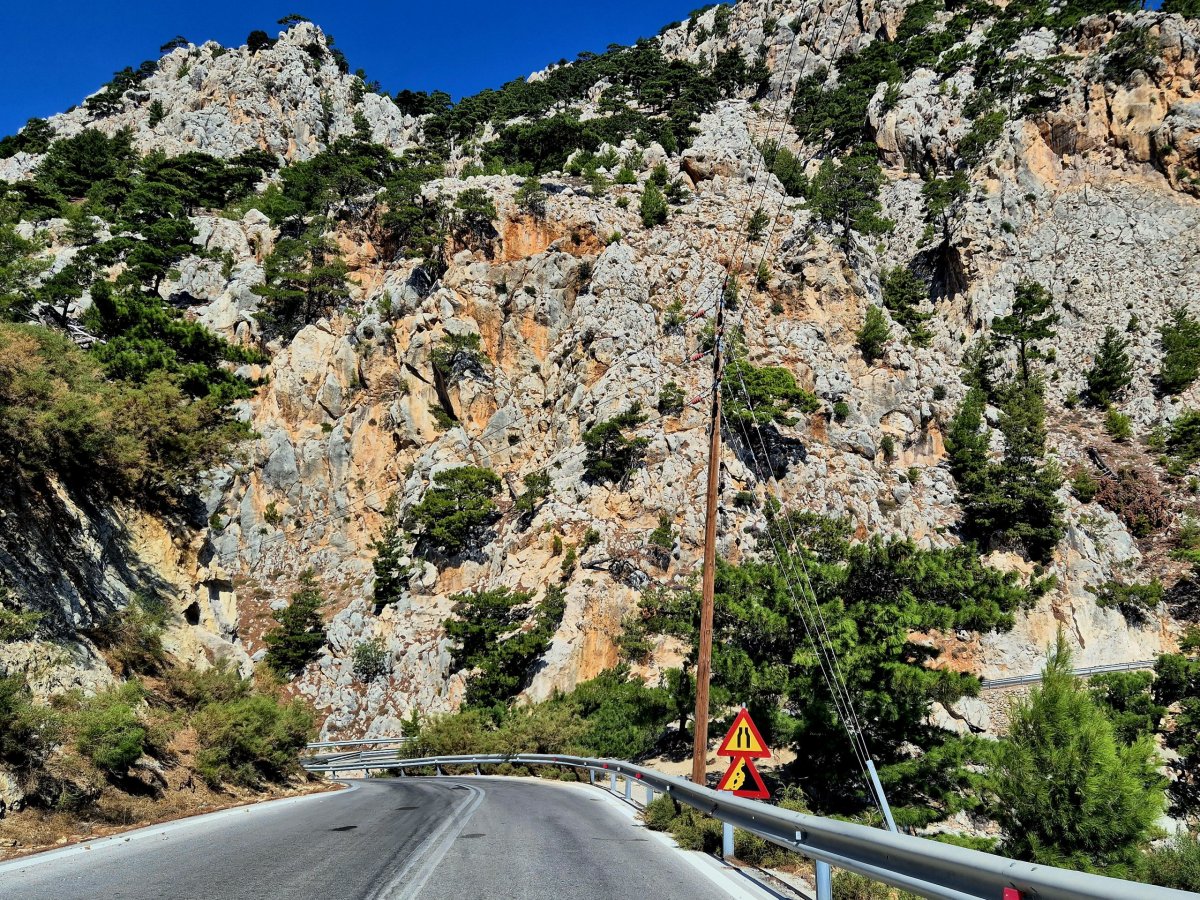 Cesta do městečka Olympos