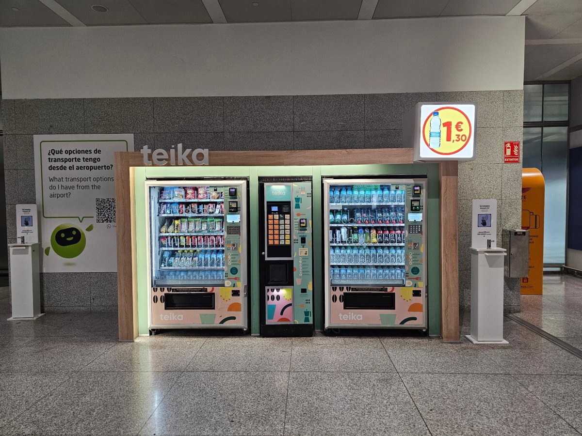 Automaty na pití, sendviče a sladkosti