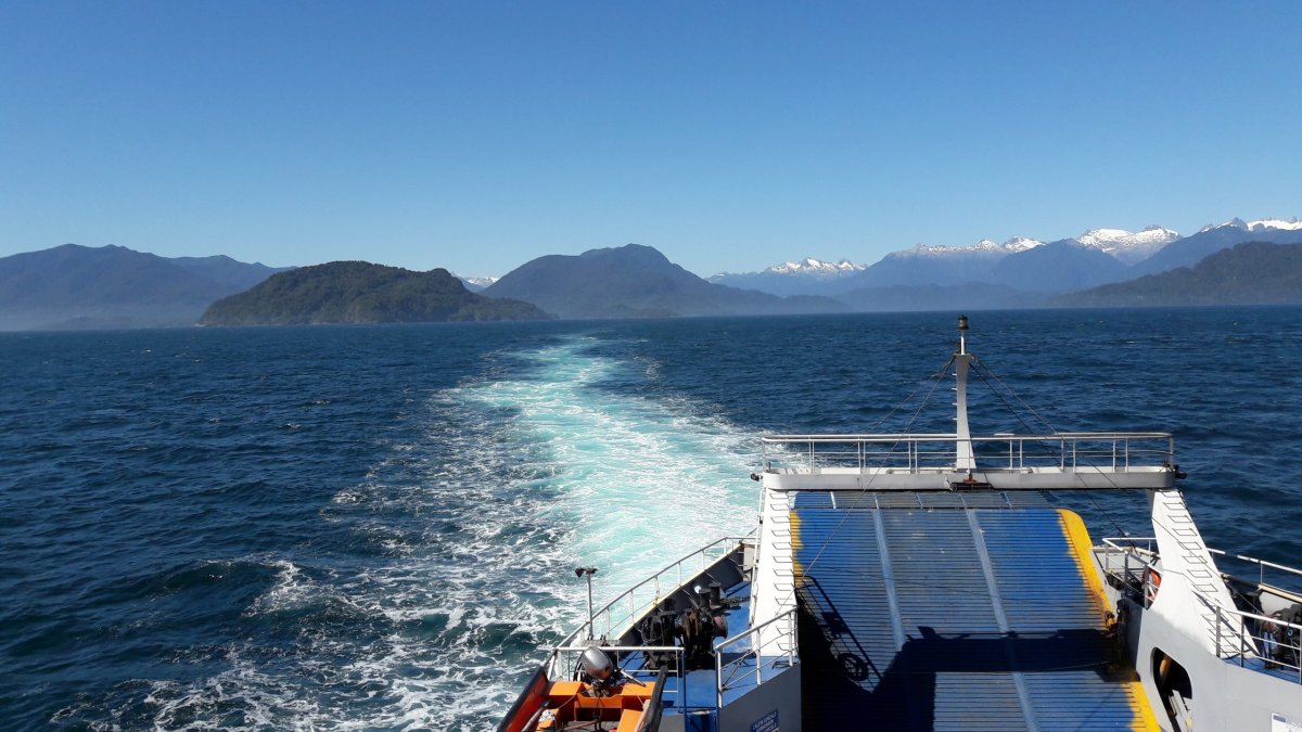 Trajekt z Hornopirénu do Caleta Gonzalo.